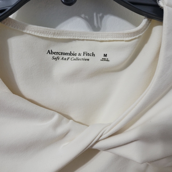 Long-Sleeve Cutout Crew Bodysuit - Picture 3 of 3